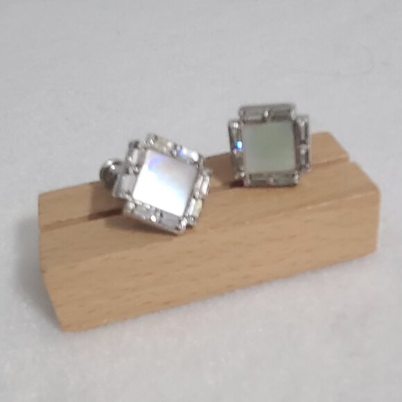 Striking Art Deco Inspired Screw Back Earrings - Picture 4 of 7